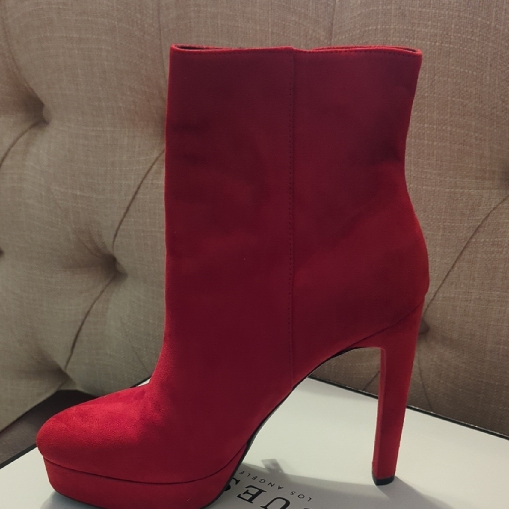 Elegant Red Suede Ankle Boots